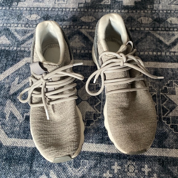 Women’s Sorel shoes - Picture 3 of 9